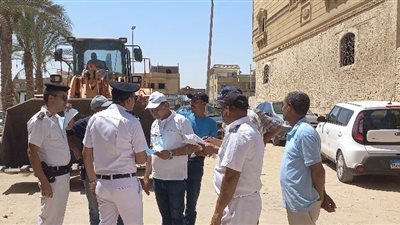 تنفيذ 21 قرار إزالة لمخالفات وغلق لمحال في العاشر من رمضان