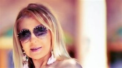 نادية الجندي في سن العشرين بالكاجوال الشبابي