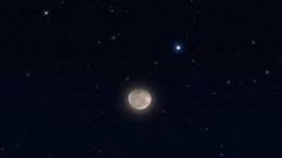  القمر يقترن بـ