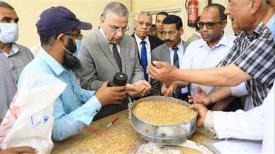 محافظ سوهاج: استلام 160 ألفًا و 144 طن قمح بالشون والصوامع