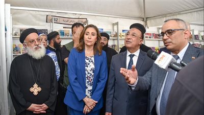 محافظ الإسكندرية ووزيرة الثقافة يفتتحان معرض كتاب الكاتدرائية 