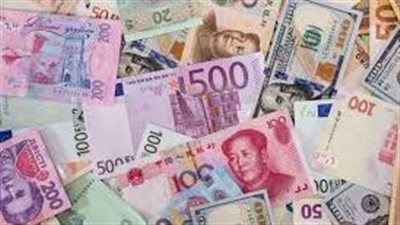 انخفاض جماعي لأسعار العملات مقابل الجنيه بمنتصف تعاملات اليوم