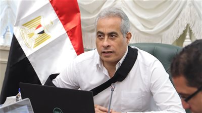 وزير العمل يُطلق البث التجريبي للمنصة الإلكترونية للعمالة غير المنتظمة بأسيوط والمنيا 