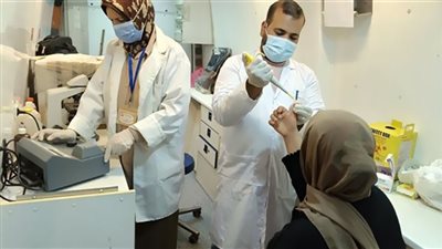 توقيع الكشف الطبي على 1080 مواطن بالمنيا