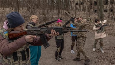 أوكرانيا تتطلّع إلى المستقبل بينما تواصل القتال