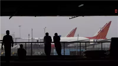 بسبب الأمطار.. سقف مطار نيودلهي ينهار