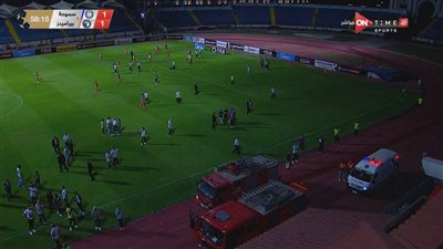 سبب توقف مباراة بيراميدز وسموحة بعد مرور خمس دقائق من الشوط الثاني