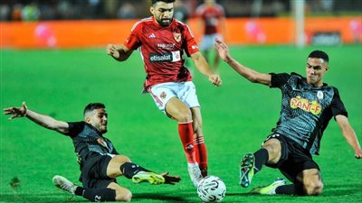 الأهلي يفوز على فاركو بثنائية في الدوري الممتاز 