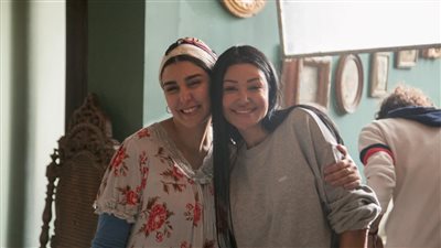 جيهان خليل في كواليس مسلسل 