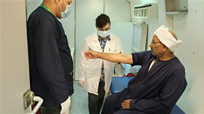 توقيع الكشف على 2619 مواطنًا بالمنيا