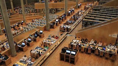   طلاب الثانوية العامة يُشيدون بمكتبة الأسكندرية بعد فتح أبوابها لهم أثناء انقطاع الكهرباء 