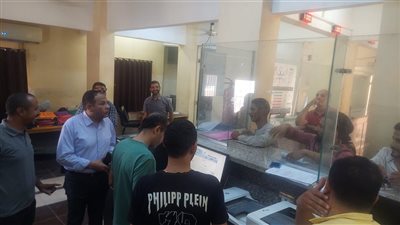 رئيس مدينة ابوقرقاص يتابع سير عمل المركز التكنولوجي  لتلقى طلبات التصالح 