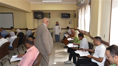 جامعة الأقصر تواصل  أعمال امتحانات الماجستير والدكتوراة المهنية 