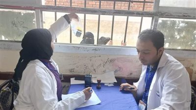 الكشف الطبي على 1461 مواطن خلال قافلة طبية بدمياط 