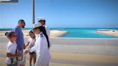 الداخلية تشارك المواطنين الاحتفال بذكرى ثورة 30 يونيو (فيديو) 