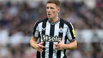 نيوكاسل يونايتد يوافق على بيع أندرسون إلى نوتنجهام فورست