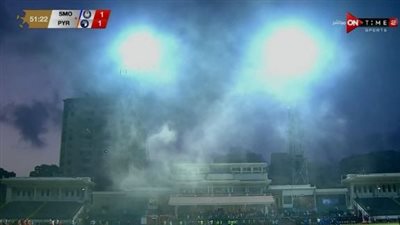 خبير اللوائح يوضح مدى صحة استكمال مباراة سموحة وبيراميدز ويعلق على واقعة 