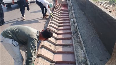 الغربية: تركيب حواجز 