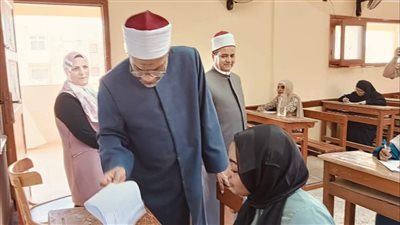 طلاب العلمي يؤدون امتحان البلاغة للثانوية الأزهرية 