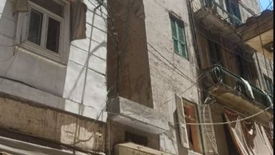 مصرع شخص إثر انهيار سقف عقار قديم بالإسكندرية 