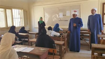 وكيل قطاع المعاهد الأزهرية يتفقد سير امتحانات الثانوية الأزهرية بالغربية