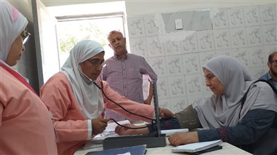 مكافأت وجزاءات فى المرور المفاجئ لوكيل وزارة الصحة على الوحدات الصحية بالفيوم 