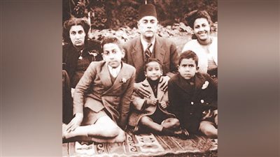 أحمد أمين.. وساعات السفر