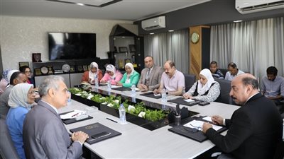 تحفيز أبناء أسوان وتكثيف الدعاية الترويجية للمشاركة فى مبادرة المشروعات الخضراء الذكية