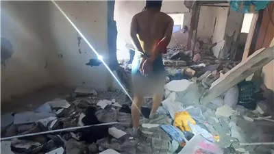 رعب جنود الاحتلال يدفعهم لانتهاك القوانين الدولية باستخدام الأسرى الفلسطينيين كدروع بشرية