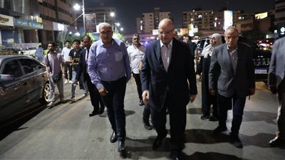 محافظ القاهرة يتفقد تطبيق المواعيد الجديدة لغلق وفتح المحلات