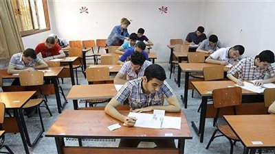 انتظام سير لجان طلاب الثانوية العامة بالمنيا في امتحان اللغة الأجنبية الأولى
