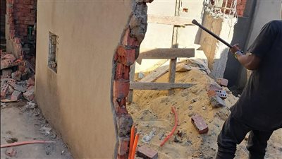  تنفيذ قرارات غلق وتشميع ورفع عدادات مرافق وإزالة مخالفات بناء في 3 مدن 