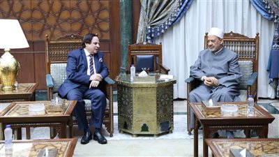 أمين رابطة الجامعات الإسلامية يثمن جهود الإمام الأكبر لنصرة الشعب الفلسطيني 