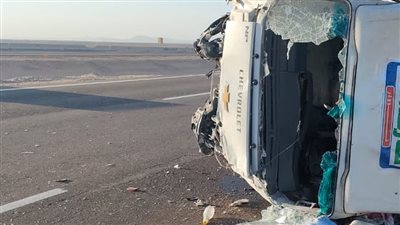 مصرع وإصابة 4 في حادث تصادم بـطريق 