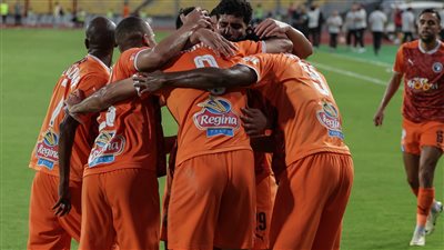 كاف يحرج اتحاد الكرة بشأن رخصة بيراميدز