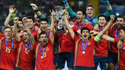  منتخب إسبانيا  يصل إلى مدريد للاحتفال بلقب يورو 2024.. صور