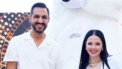 ديانا كرزون  تسير على خطى الأميرات برفقة زوجها 