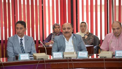 سكرتير عام الإسماعيلية يناقش آليات تطبيق رسوم النظافة