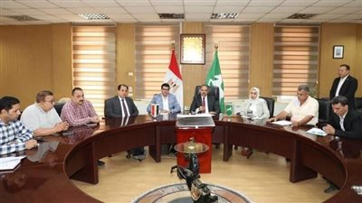 محافظ الشرقية يوجه بالعمل بروح الفريق الواحد والبعد عن التفكير النمطي