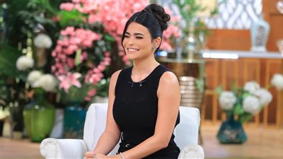 أسماء جلال ضيفة 