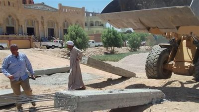 إزالة فورية لحالات تعدى وبناء مخالف بقنا