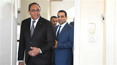  محافظ قنا الجديد يتفقد الديوان العام ويلتقي أعضاء المجالس النيابية 