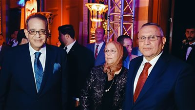 وصول الدكتور عبد السند يمامة رئيس حزب الوفد والسيدة قرينته حفل زفاف نجل النائب طارق عبد العزيز