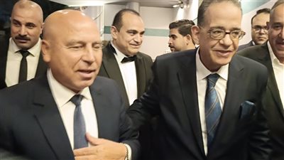 وصول وزير النقل والصناعة حفل زفاف نجل النائب طارق عبد العزيز