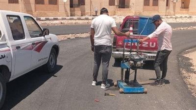 صور.. الانتهاء من تطوير الطريق الرئيسي في مدينة نويبع 