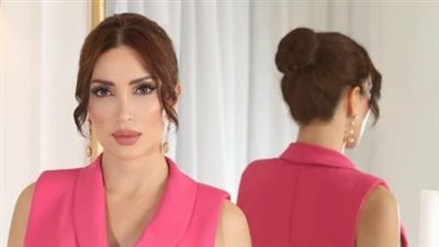 فستان نسرين طافش يعكس علاقتها بالحضارة الفرعونية 