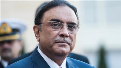  زرداري: نتطلع إلى التعاون مع الرئيس الإيراني الجديد لتعزيز السلام