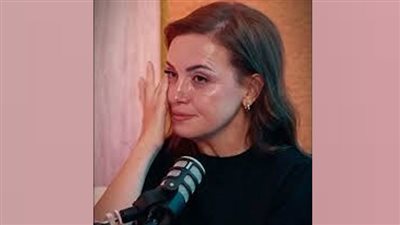 بكاء ريهام عبدالغفور في أول ظهور لها بعد وفاة والدها