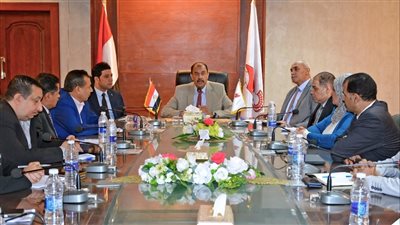 النظافة والإشغالات والتعديات على الأراضي أهم الملفات المطروحة باجتماعات محافظ سوهاج الجديد 