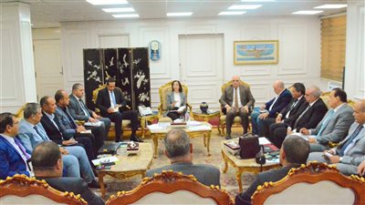 محافظ البحيرة تناقش آليات العمل خلال المرحلة المقبلة 